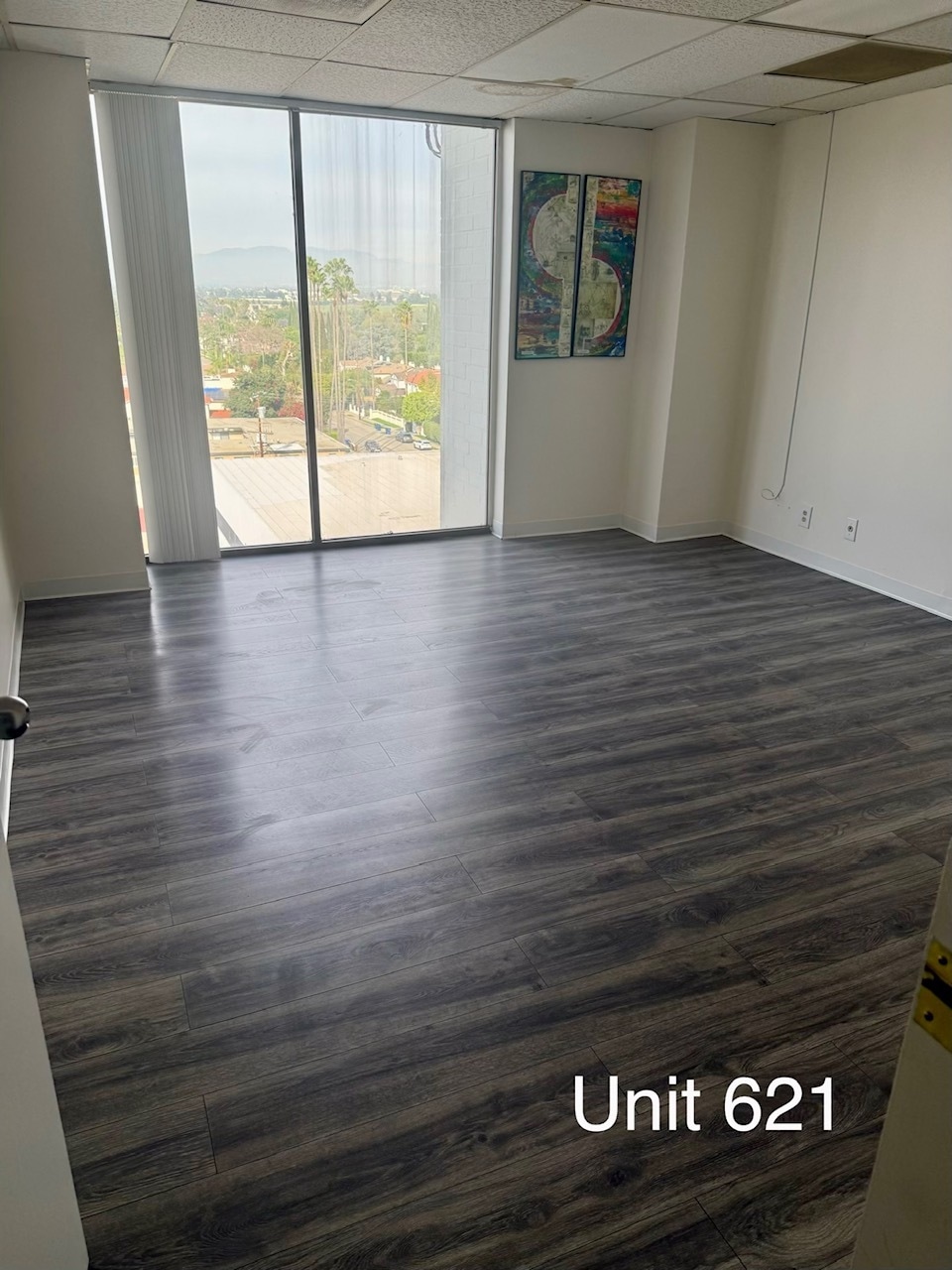 15720 Ventura Blvd, Encino, CA à louer Photo intérieure– Image 1 sur 1