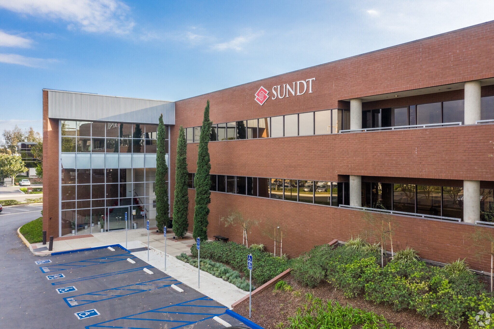 41 Corporate Park, Irvine, CA à louer Photo principale– Image 1 sur 8