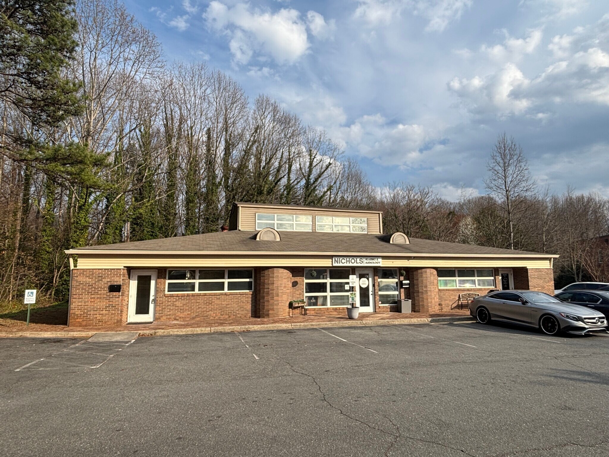 3640 Westgate Center Cir, Winston-Salem, NC à louer Photo principale– Image 1 sur 10