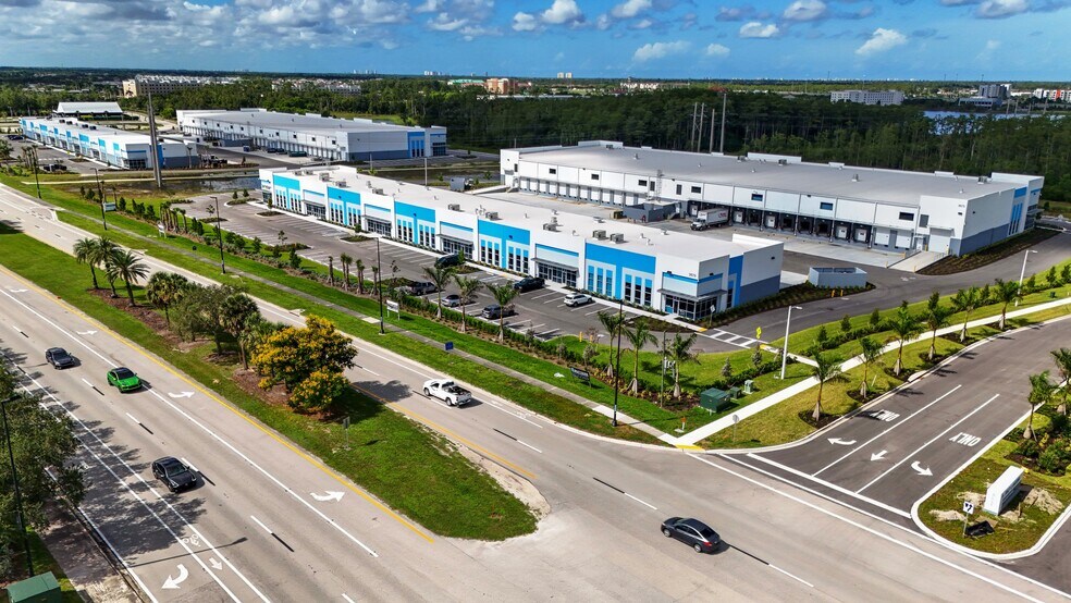 16200 Ben Hill Griffin Pky, Fort Myers, FL à louer - Photo de la construction – Image 1 sur 7