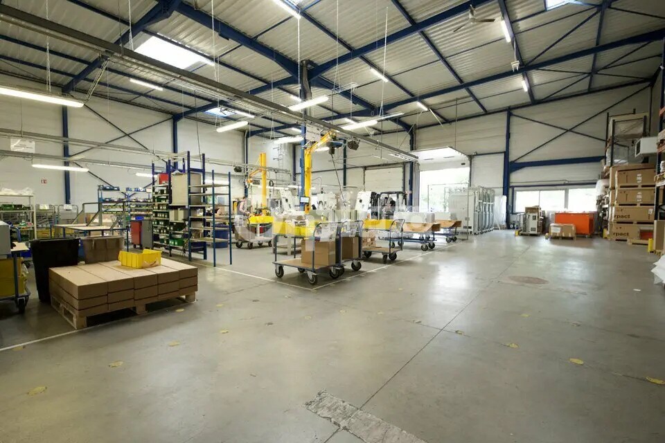 Local d’activités dans Dagneux à louer Photo de l’immeuble– Image 1 sur 4