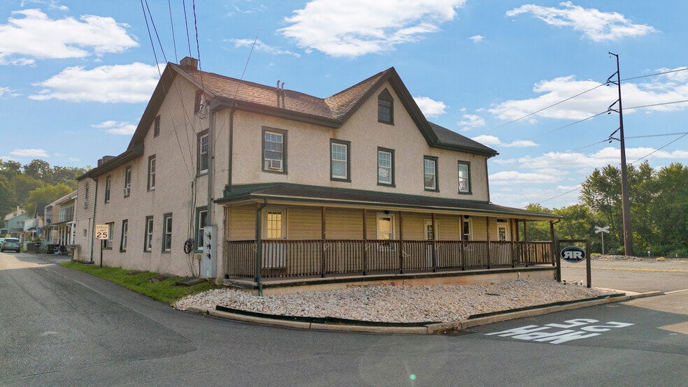 36 Railroad St, Linfield, PA à vendre - Photo de l’immeuble – Image 3 sur 59