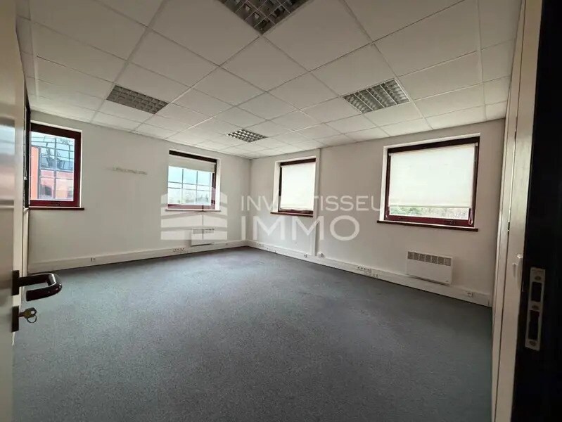 Bureau dans Champs-sur-Marne à louer Photo intérieure– Image 1 sur 6