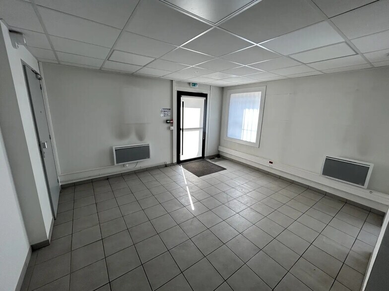 20 Avenue De La Paix, Lèves à louer - Photo de l’immeuble – Image 1 sur 5