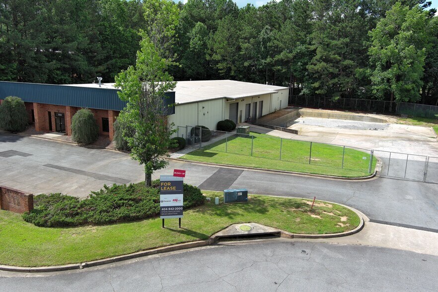 9335 Industrial Trace, Alpharetta, GA à louer - Photo de l’immeuble – Image 2 sur 12