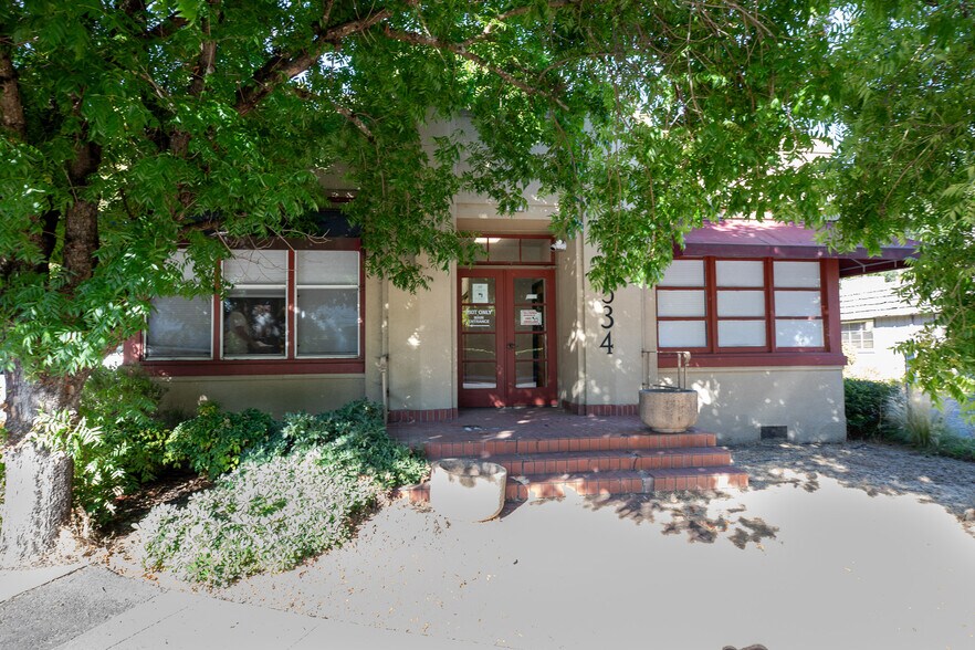 534 B St, Santa Rosa, CA à vendre - Photo de l’immeuble – Image 3 sur 65