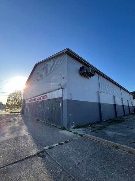 1728 E New York St, Indianapolis, IN à vendre - Photo de l’immeuble – Image 2 sur 11