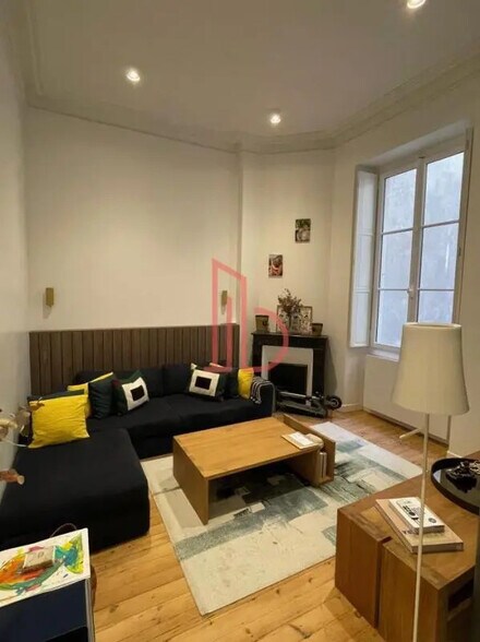 Bureau dans Bordeaux à vendre - Photo de l’immeuble – Image 3 sur 6