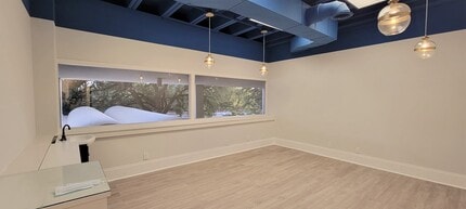 6211 W Northwest Hwy, Dallas, TX à louer Photo intérieure– Image 1 sur 4