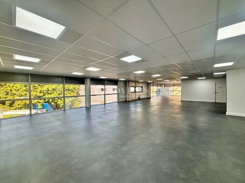Bureau dans Champigny-sur-Marne à vendre - Photo de l’immeuble – Image 3 sur 7