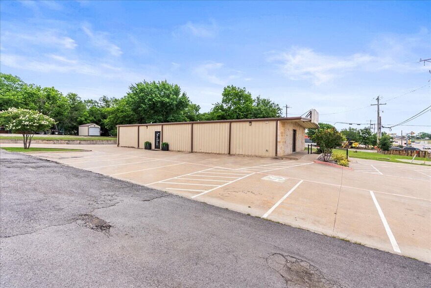 106 E Princeton Dr, Princeton, TX à vendre - Photo de l’immeuble – Image 3 sur 24