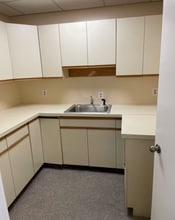 1127 W Main St, Waterbury, CT à louer Photo intérieure– Image 2 sur 2