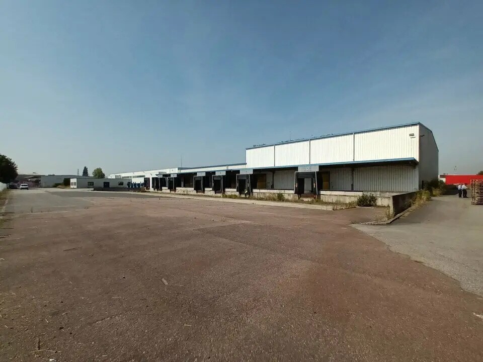 Local d'activités dans Sandouville à vendre Photo de l’immeuble– Image 1 sur 5