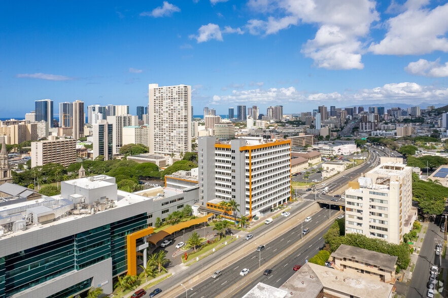 1319 Punahou St, Honolulu, HI à louer - Aérien – Image 3 sur 4