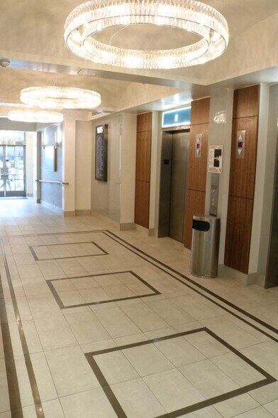 405 N Bedford Dr, Beverly Hills, CA à louer - Photo de l’immeuble – Image 3 sur 4