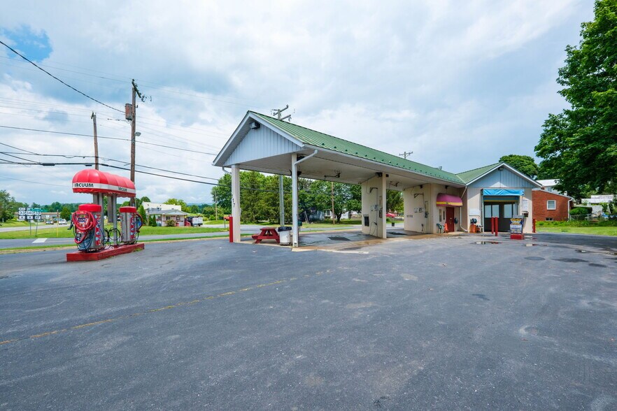 117 South East Side Hwy, Elkton, VA à vendre - Photo de l’immeuble – Image 2 sur 21