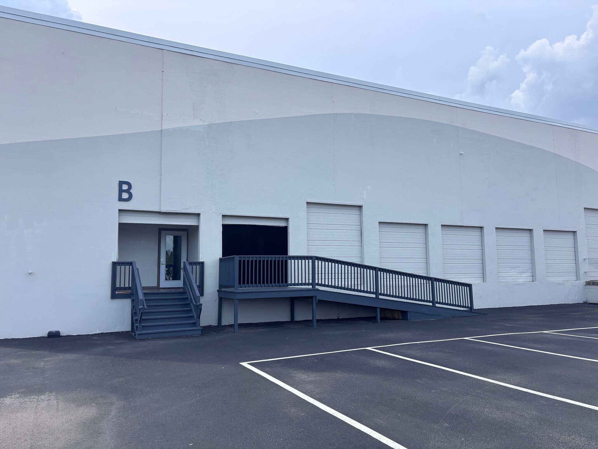 490 Industrial Dr, Mount, Mount Juliet, TN à louer Photo de l’immeuble– Image 1 sur 12