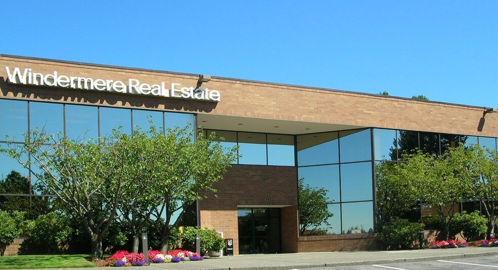 4211 Alderwood Mall Blvd, Lynnwood, WA à louer - Photo de l’immeuble – Image 3 sur 9