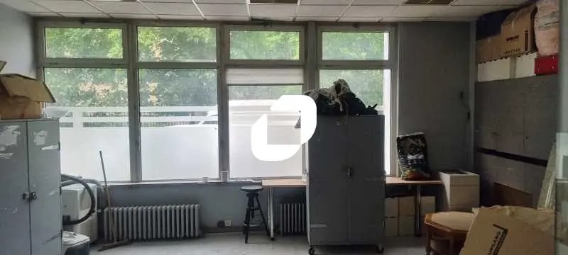 Local d’activités dans Noisy-le-Sec à louer - Photo de l’immeuble – Image 2 sur 4