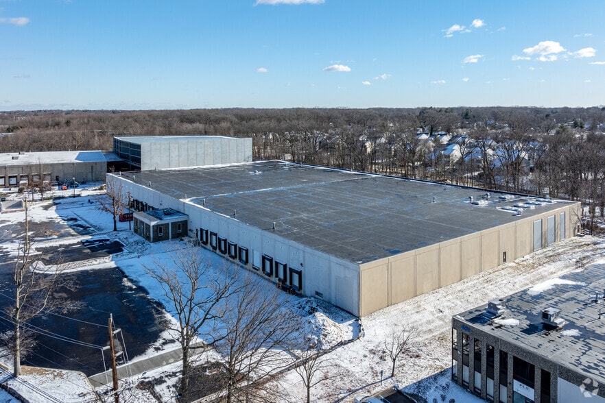 40d Cotters Ln, East Brunswick, NJ à louer - Aérien – Image 3 sur 12