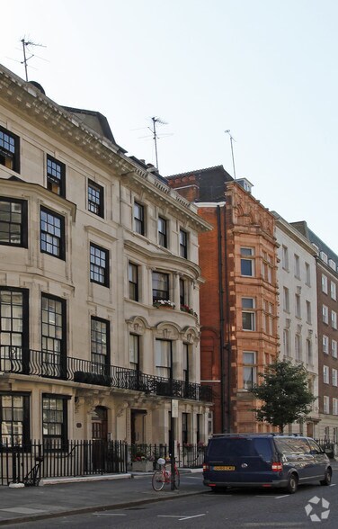 44 Harley St, Londres à louer - Photo de l’immeuble – Image 3 sur 3