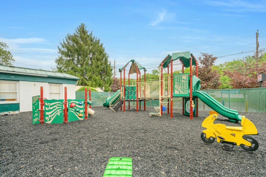 365 Broadway, Hillsdale, NJ à vendre - Photo de l’immeuble – Image 2 sur 8