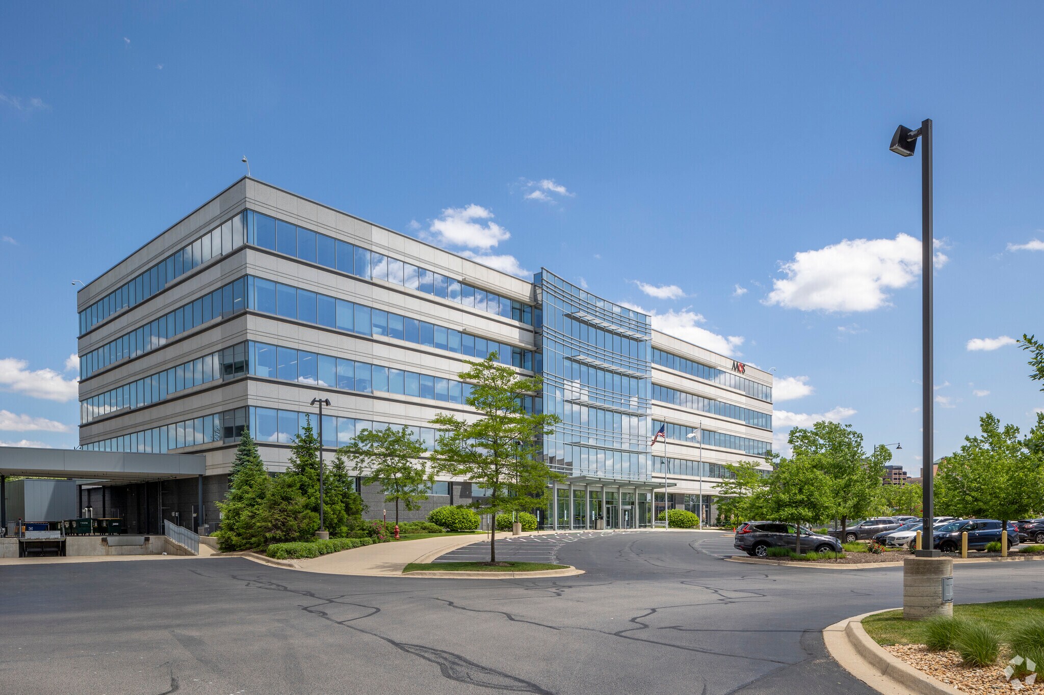 9400 W Higgins Rd, Rosemont, IL à louer Photo de l’immeuble– Image 1 sur 12