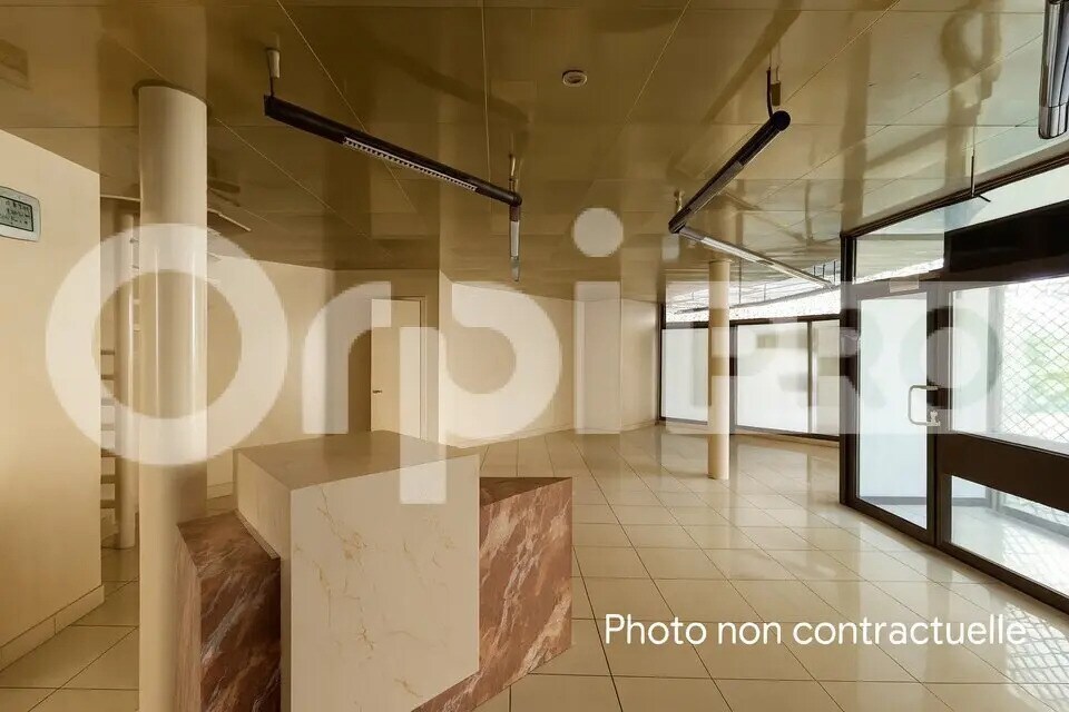 Local commercial dans Commentry à vendre Photo de l’immeuble– Image 1 sur 8