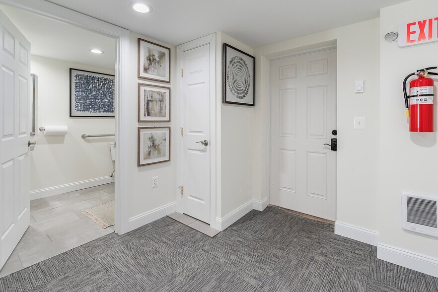 121 Wells Mill Rd, Waretown, NJ à louer - Photo de l’immeuble – Image 3 sur 28