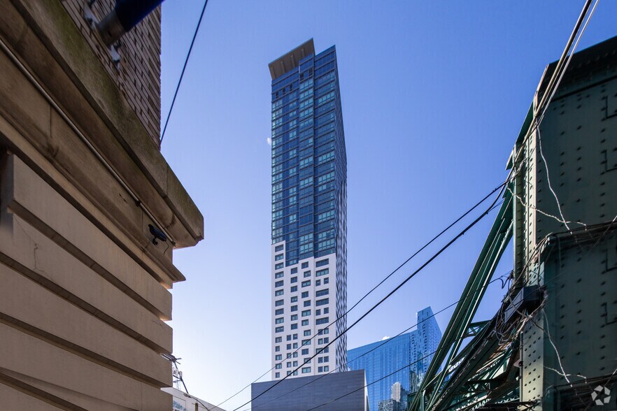 29-22 Northern Blvd, Long Island City, NY à louer - Photo de l’immeuble – Image 3 sur 18
