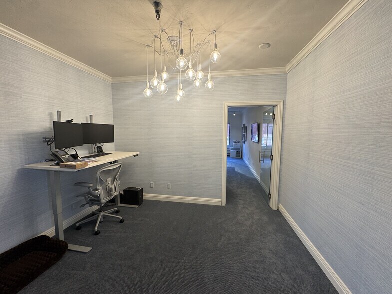 533 E Hopkins Ave, Aspen, CO à louer - Photo de l’immeuble – Image 3 sur 11