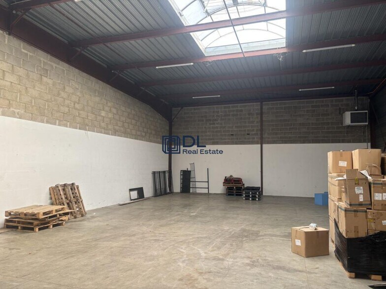 Industriel/Logistique dans Collégien à louer - Photo intérieure – Image 2 sur 6