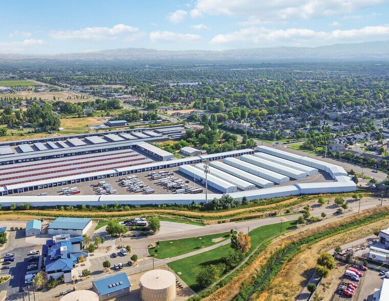 3915 N Ten Mile Rd, Meridian, ID à louer - Photo de l’immeuble – Image 2 sur 9