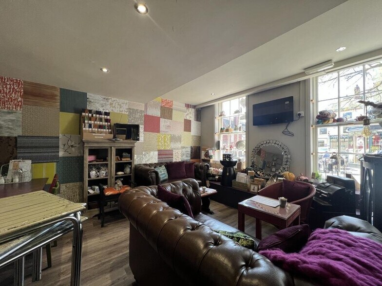 43-45 High St, Stone à louer - Photo de l’immeuble – Image 3 sur 14