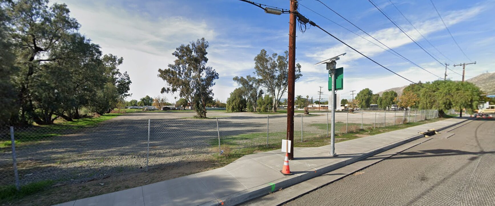 13500 Day St, Moreno Valley, CA à vendre Photo principale– Image 1 sur 6