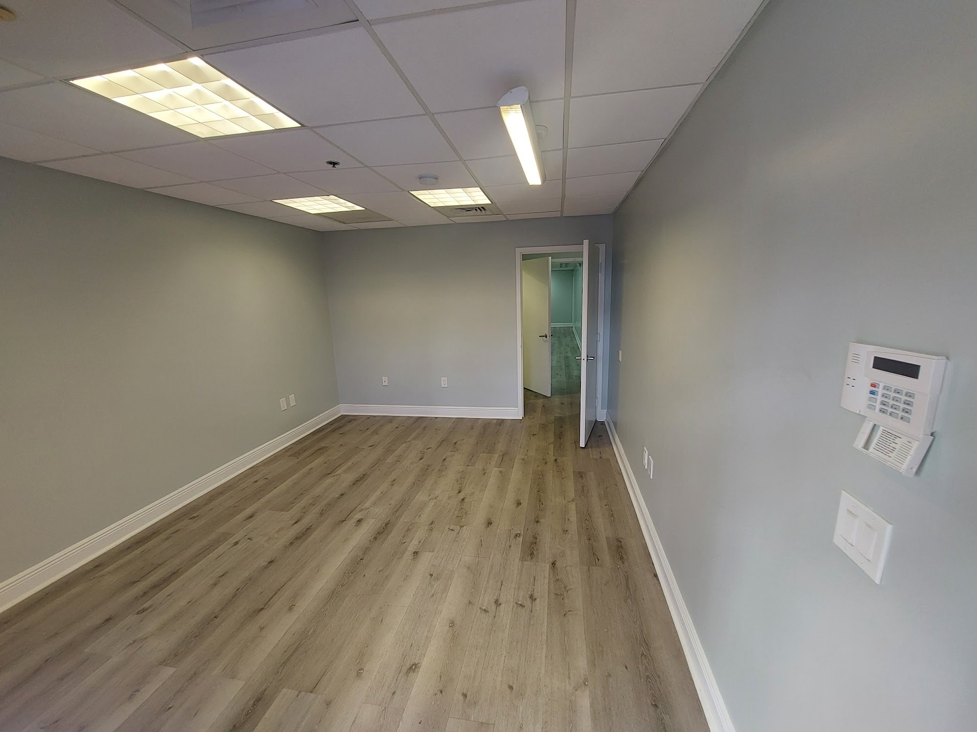 21113 Johnson St, Pembroke Pines, FL à louer Photo de l’immeuble– Image 1 sur 4