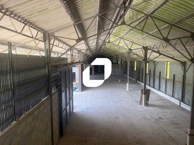 Local d'activités dans Berville à vendre - Photo intérieure – Image 3 sur 16
