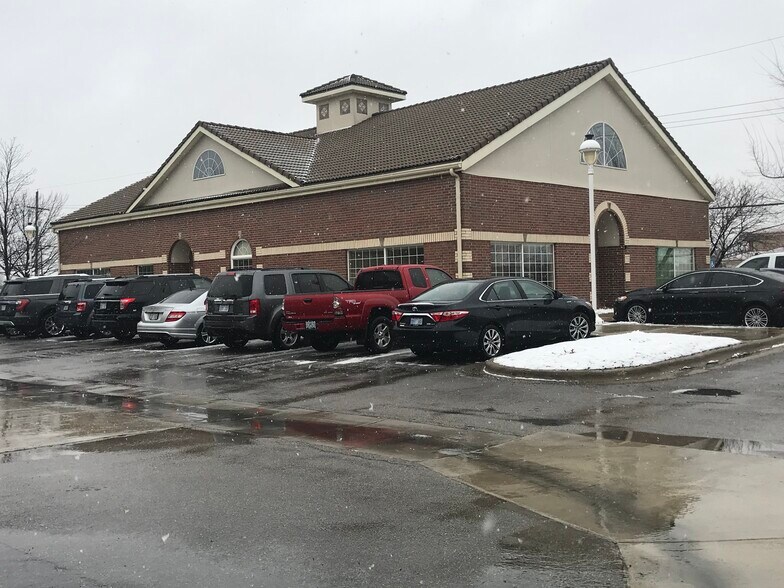 12730 S Pflumm Rd, Olathe, KS à vendre - Photo de l’immeuble – Image 2 sur 17
