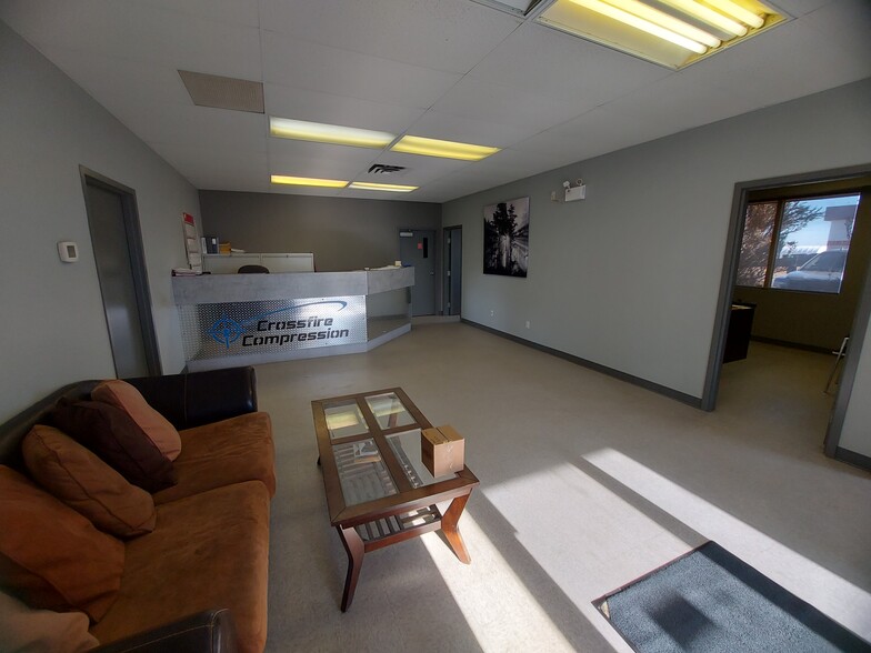 27123 Hwy 597, Lacombe County, AB à louer - Photo de l’immeuble – Image 2 sur 24