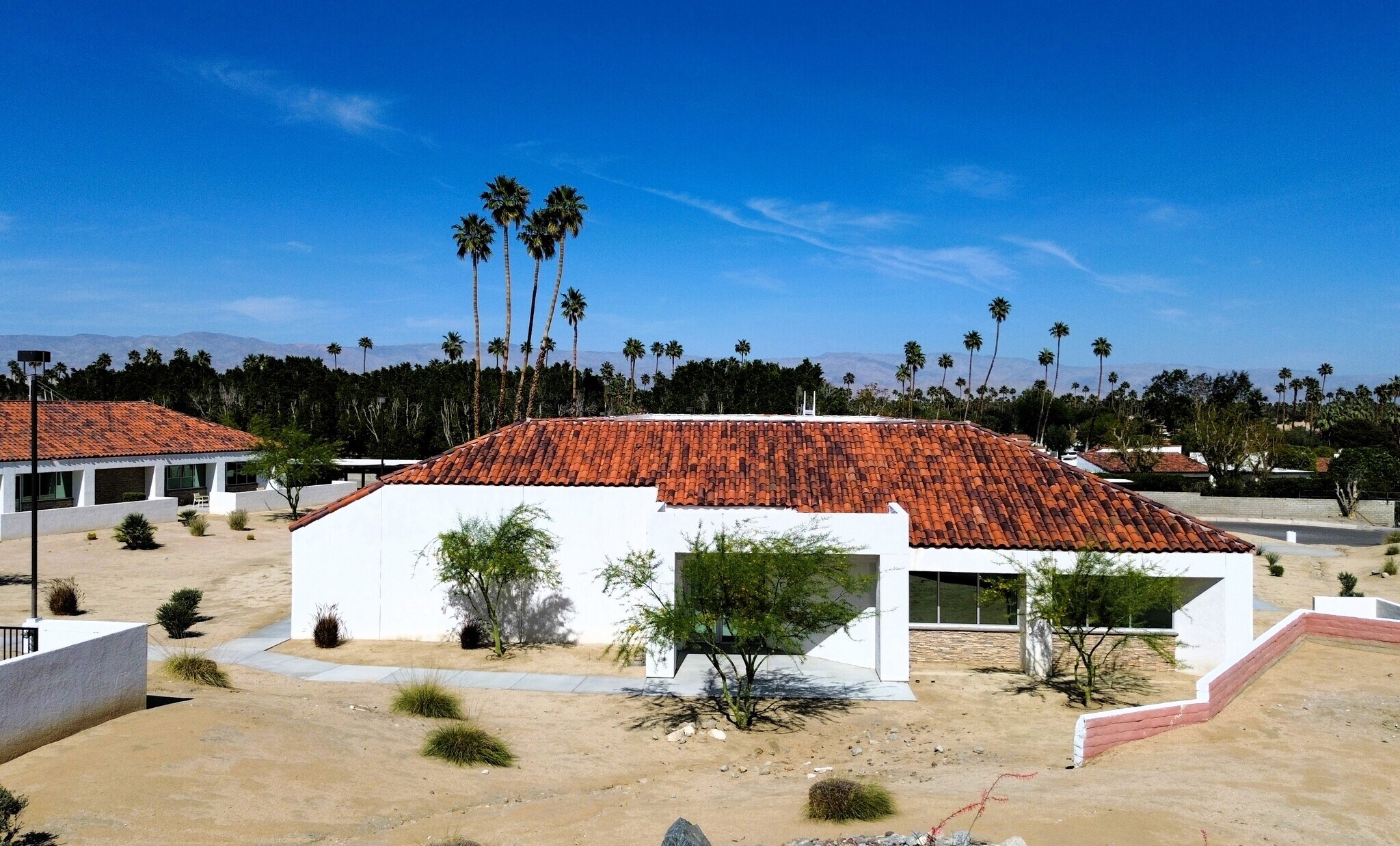 72120-72140 Magnesia Falls Dr, Rancho Mirage, CA à louer Photo de l’immeuble– Image 1 sur 22