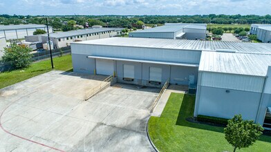 15330 Vantage Pky W, Houston, TX à louer Photo de l’immeuble– Image 2 sur 2