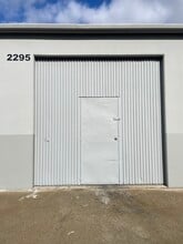 2277-2295 1/2 S Grand Ave, Santa Ana, CA à louer Photo intérieure– Image 1 sur 2