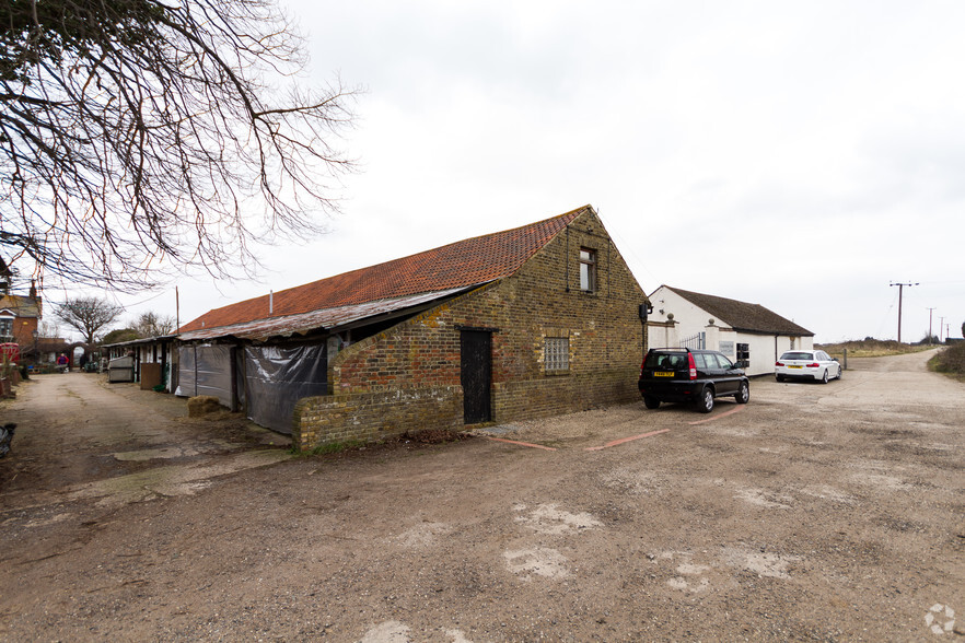 Poynters Ln, Southend On Sea à louer - Photo principale – Image 1 sur 5