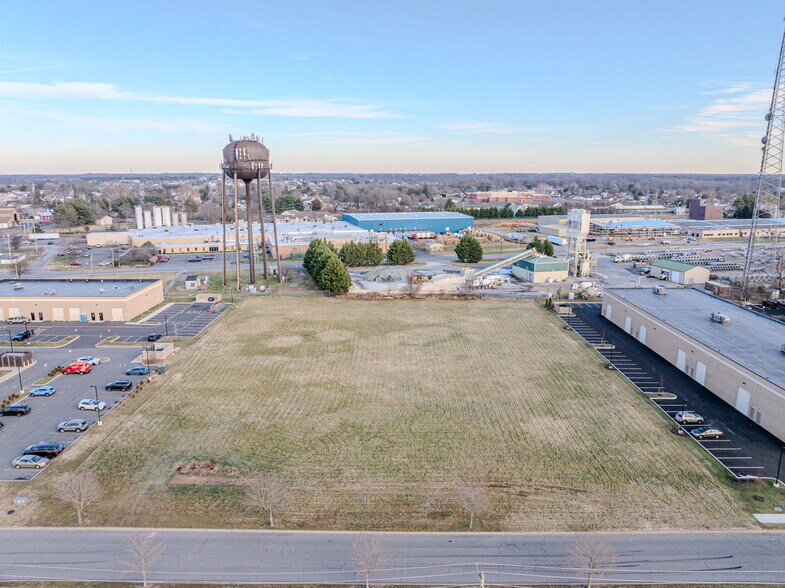 605 Tower Ln, Middletown, DE à louer - Photo de l’immeuble – Image 2 sur 25