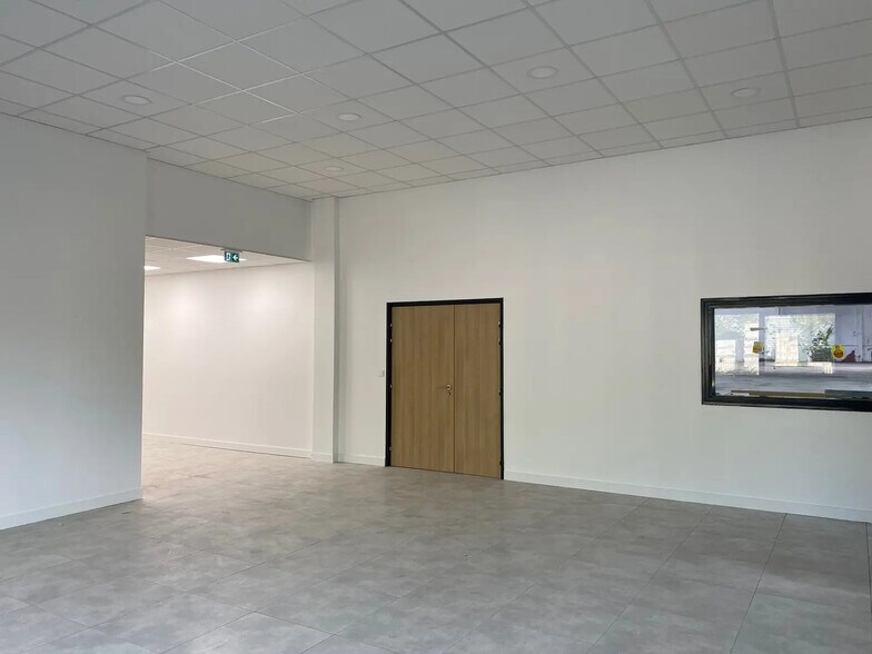 Local d'activités dans Taverny à vendre - Photo intérieure – Image 2 sur 7