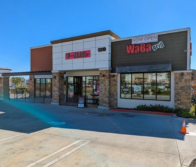 1250 W Foothill Blvd, Azusa, CA à louer - Photo principale – Image 1 sur 15