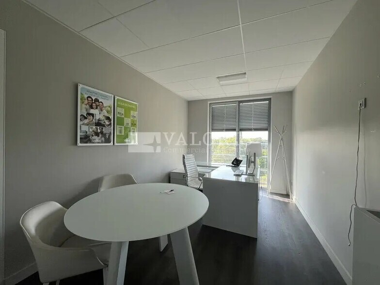 Bureau dans Lyon à vendre - Photo de l’immeuble – Image 1 sur 11
