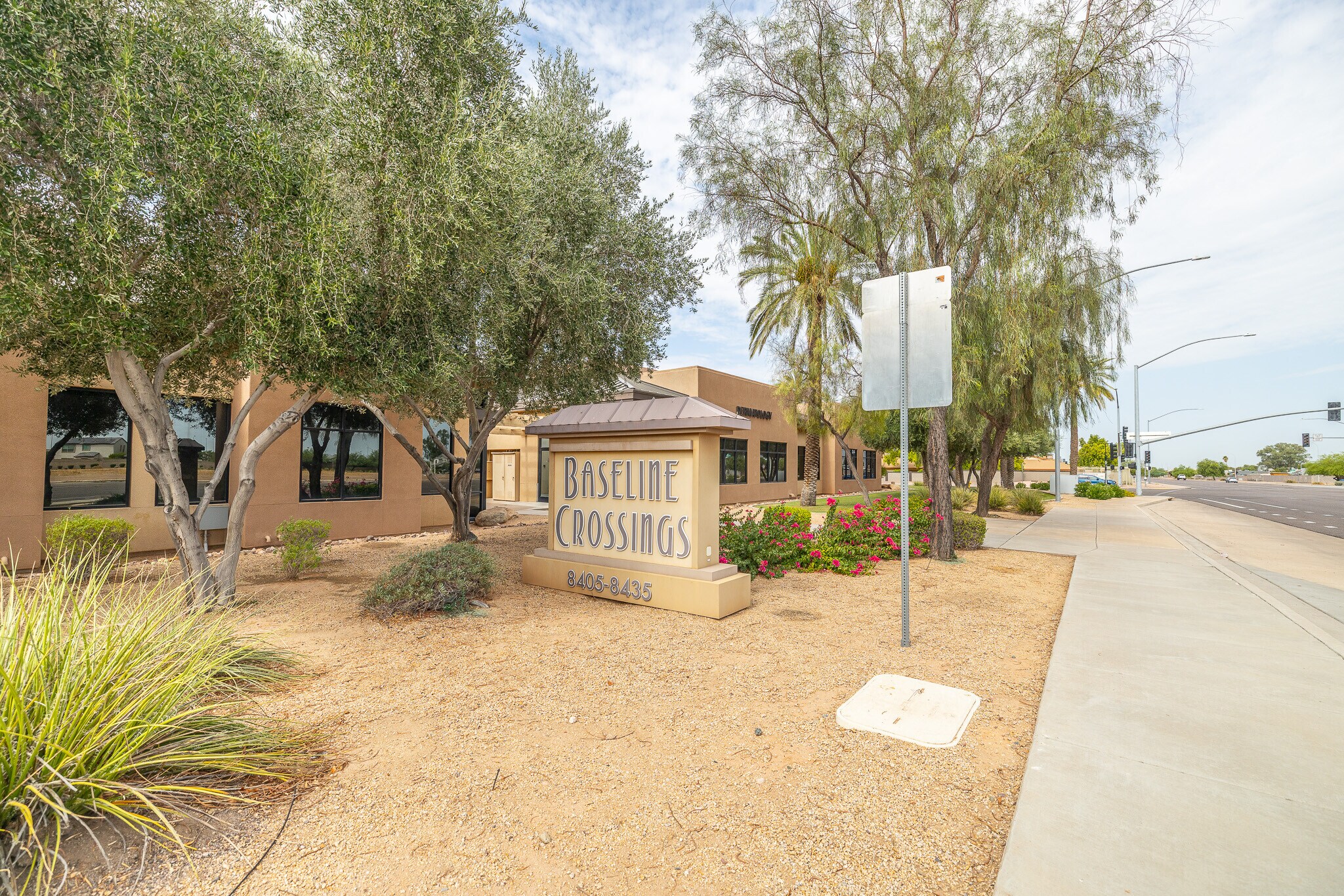 8405 E Baseline Rd, Mesa, AZ à louer Photo de l’immeuble– Image 1 sur 9