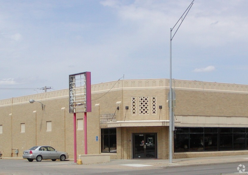 2620 O St, Lincoln, NE à louer - Photo de l’immeuble – Image 2 sur 5
