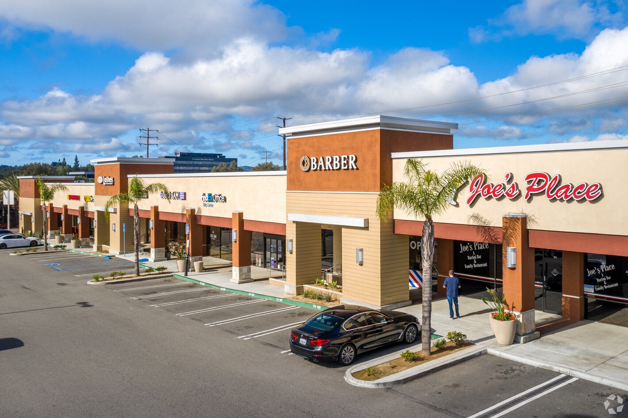 23592-23646 Rockfield Blvd, Lake Forest, CA à louer Photo principale– Image 1 sur 8